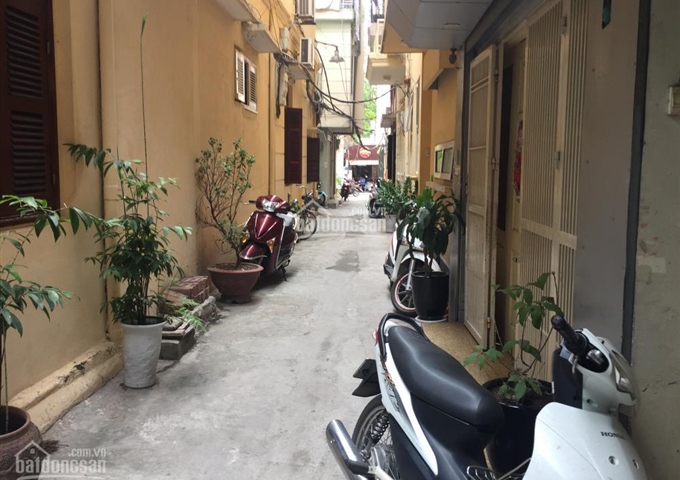 Bán tập thể tầng 3 Vọng Đức, Hoàn Kiếm, sổ đỏ 49m2, sử dụng 65 m2, giá 2.5 tỷ