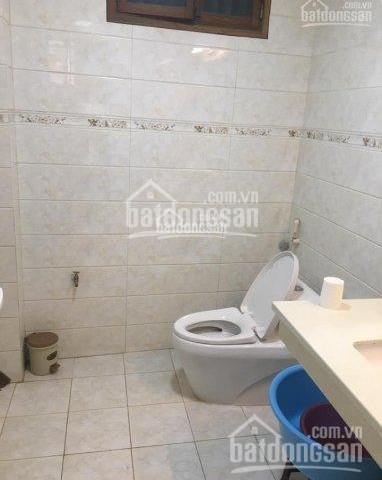 Bán nhà đầu ngõ đường Giáp Bát gần nhà thờ Làng Tám, KD tốt, ô tô vào nhà, giá từ 2,4 tỷ đến 6.3 tỷ