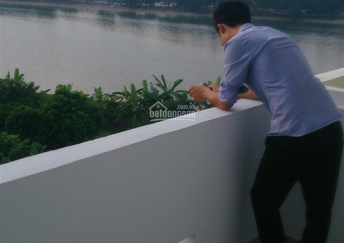 Bán nhà 30m2x5 tầng khu bán đảo Linh Đàm-Quận Hoàng Mai, nhà view hồ. 2 tỷ