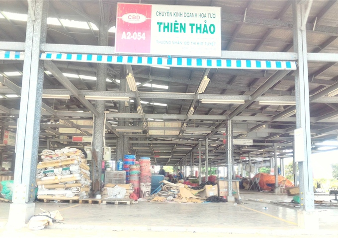 Cần sang/cho thuê sạp hoa tại chợ đầu mối Bình Điền, giá 230 triệu. LH 0976711289