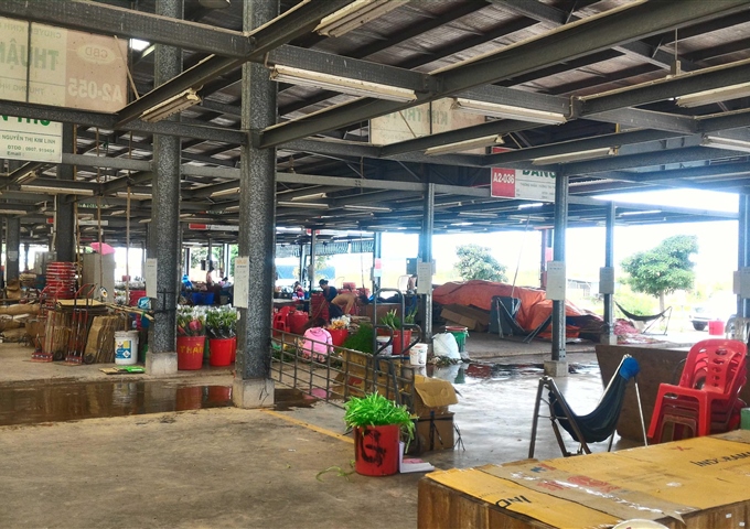 Cần sang/cho thuê sạp hoa tại chợ đầu mối Bình Điền, giá 230 triệu. LH 0976711289