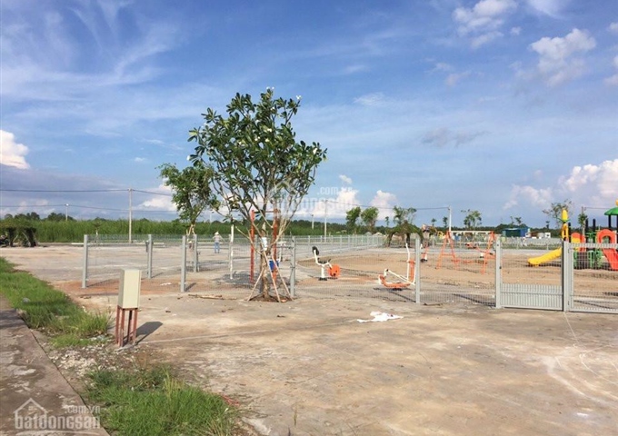 Bán gấp 2 lô đất dự án Saigon Village, DT 80m2, giá 620 triệu, đã có sổ đỏ. LH: 0906.96.99.74