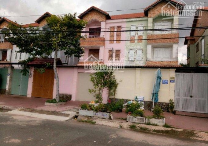 Cần tiền bán gấp hai lô đất mặt tiền đường số 5, khu dân cư Hoàng Hải, Hóc Môn