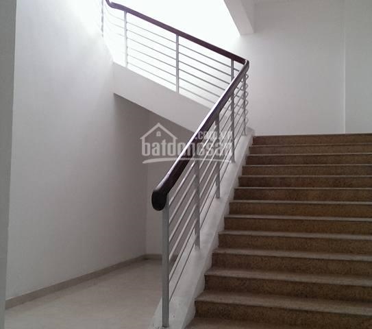 Chủ nhà cần bán gấp căn hộ CC Z133 (K33) Ngọc Thụy, tầng 1001, DT: 82.1m2, 15tr/m2. LH: 0936331898