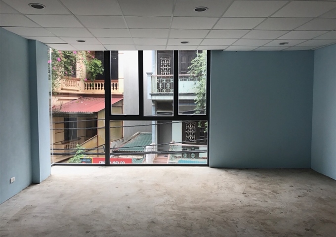 Cho thuê văn phòng số 90 Lê Trọng Tấn, gần ĐH Y, 80m2, thang máy, an ninh, 8 tr/tháng,  02435551721
