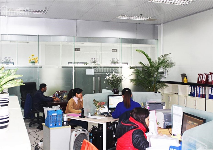 Cho thuê văn phòng tại 352 Giải Phóng , có thang máy, bãi để xe