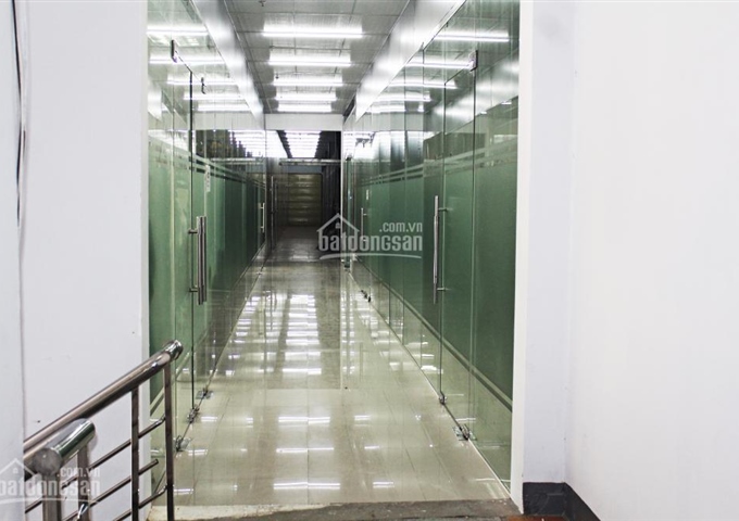 Cho thuê văn phòng tại 352 Giải Phóng , có thang máy, bãi để xe