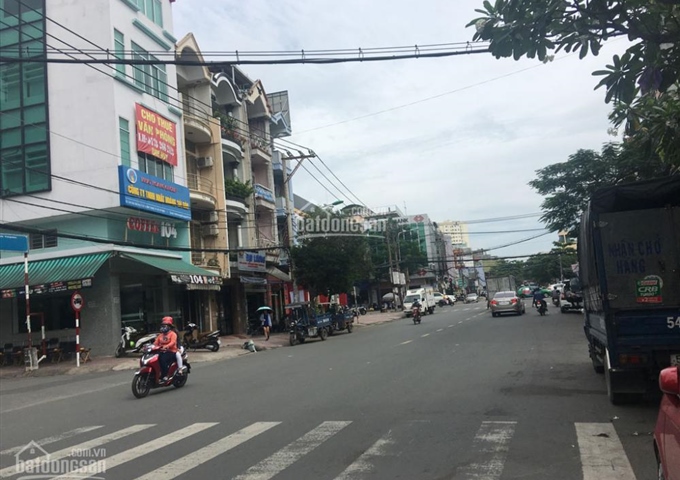 Cho thuê văn phòng giá rẻ 2 mặt tiền. 104 Chu Văn An, P26, Q Bình Thạnh, TP. HCM