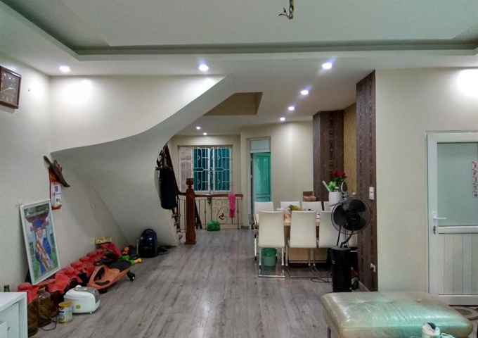 Chính chủ cần bán nhà 5 tầng ngõ 168 Nguyễn Xiển, Thanh Xuân, Hà Nội