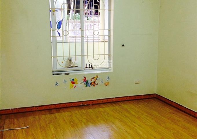 Thuê nhà tập thể E5 ngõ 4 Phương Mai, Đống Đa