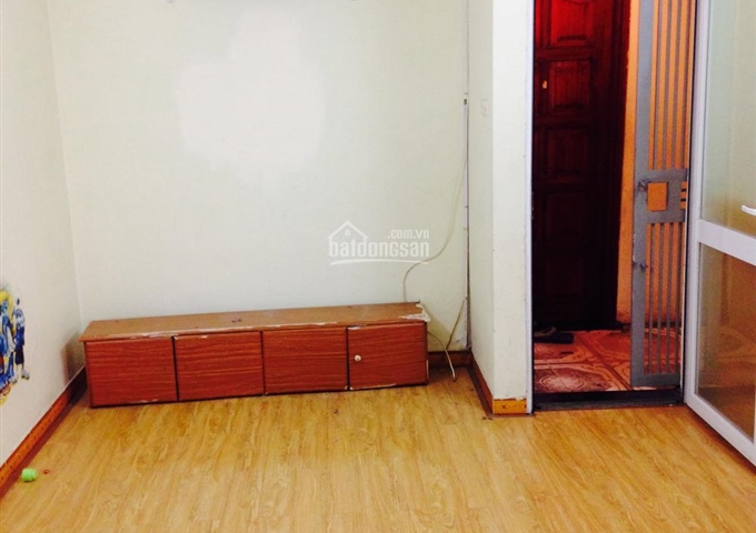 Thuê nhà tập thể E5 ngõ 4 Phương Mai, Đống Đa