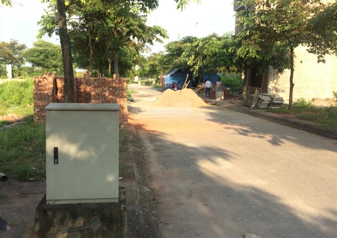 Bán mảnh đất 5.5 tr/m2 thôn Cán khê - xã Nguyên Khê - Đông Anh - Hà Nội. Sổ đỏ chính chủ