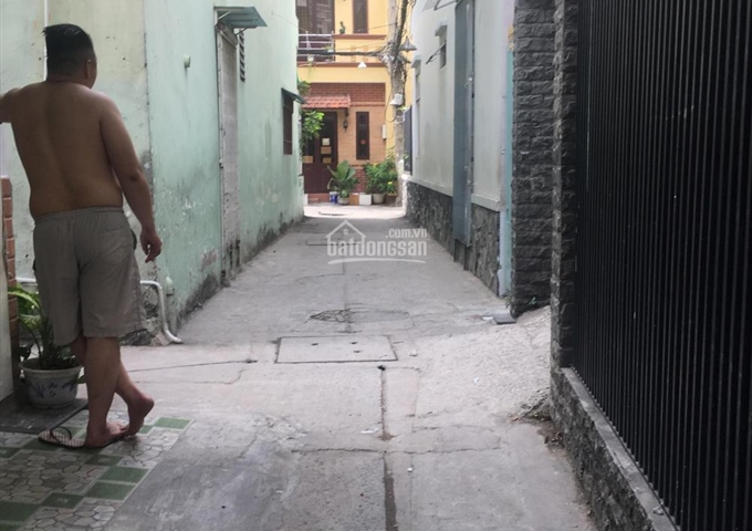 Nhà 372/30 Cách Mạng Tháng 8, P.10, Q.3, dt 45m2, 3 lầu