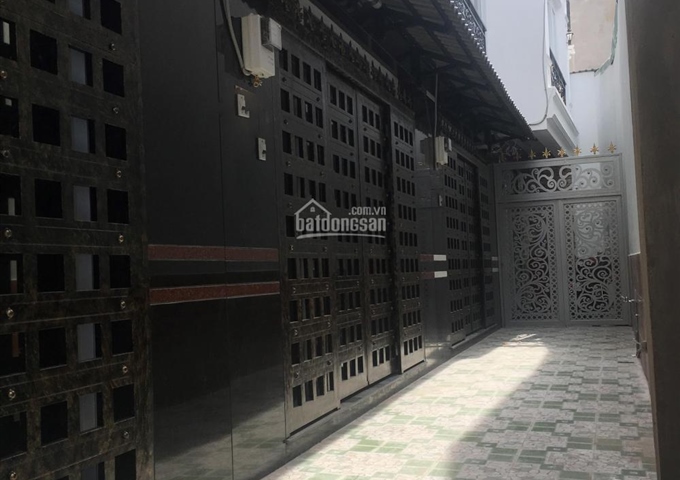 Nhà 372/30 Cách Mạng Tháng 8, P.10, Q.3, dt 45m2, 3 lầu