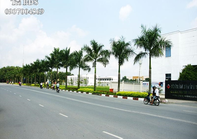 Trí BĐS, nhà xưởng 2.500m2 KCN Lê Minh Xuân, đất lâu dài, xưởng đẹp 2 mặt tiền, giá 7.5 tr/m2