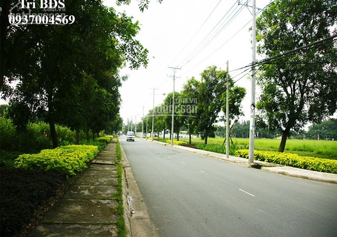 Trí BĐS, nhà xưởng 2.500m2 KCN Lê Minh Xuân, đất lâu dài, xưởng đẹp 2 mặt tiền, giá 7.5 tr/m2