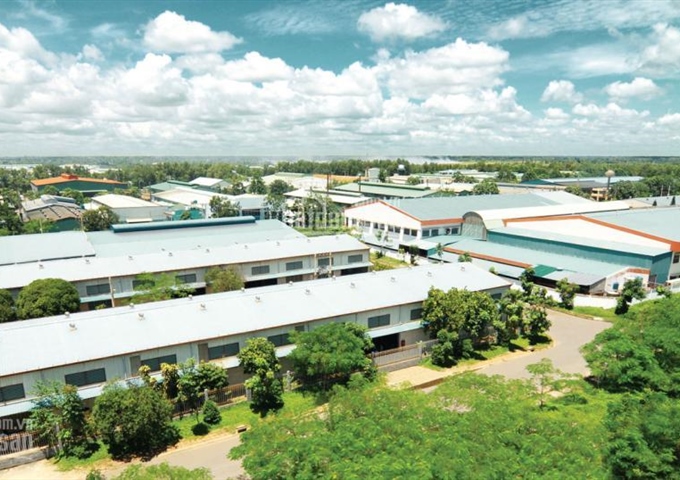 Trí BĐS, nhà xưởng 2.500m2 KCN Lê Minh Xuân, đất lâu dài, xưởng đẹp 2 mặt tiền, giá 7.5 tr/m2