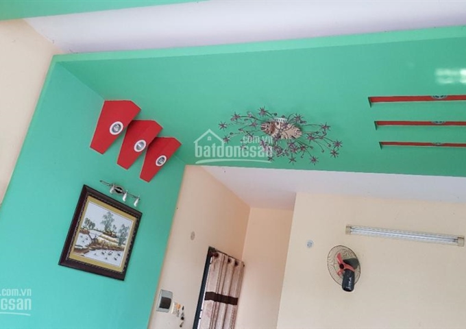 Chính chủ bán căn hộ 312 Lạc Long Quân 65m2 giá 1.6 tỷ, sổ hồng. LH 0933882368