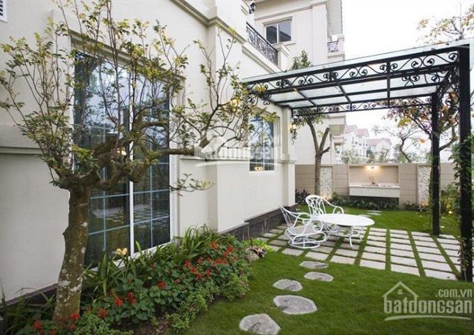 Bán BT đơn lập căn số 25A - đường Hoa Sữa 8 Vinhomes Riverside - DT 271m2 - 31,5tỷ - LH 0941598888