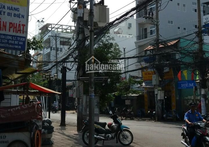 Cần tiền bán gấp nhà phố MT đường Lê Văn Lương, Quận 7, 7.45x37.4m nở hậu 9m, giá 33 tỷ TL