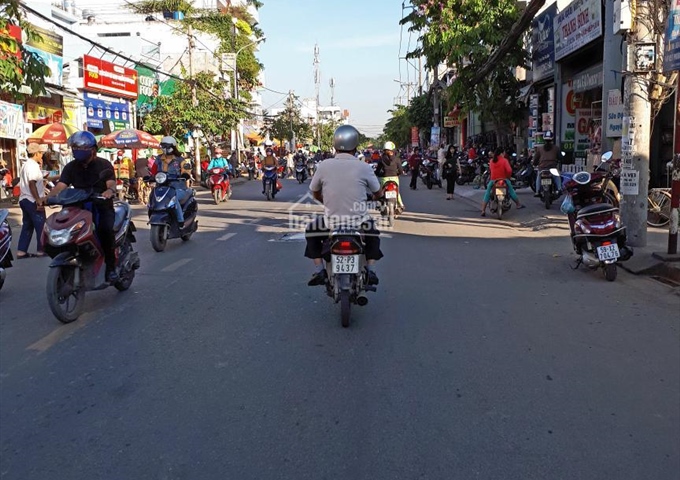 Nhà MT kinh doanh, ngay trung tâm đường, chợ Hiệp Bình. Căn góc 5x20m, 5 lầu, giá 14 tỷ