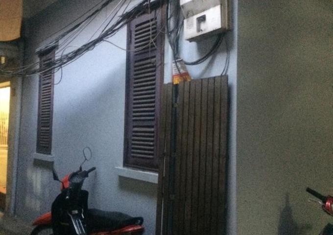 Bán nhà ngõ 62 đường Trần Quý Cáp, có thể ở và làm văn phòng đại diện. LH :0989091662