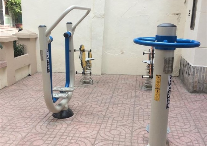 Bán nhà ngõ 62 đường Trần Quý Cáp, có thể ở và làm văn phòng đại diện. LH :0989091662