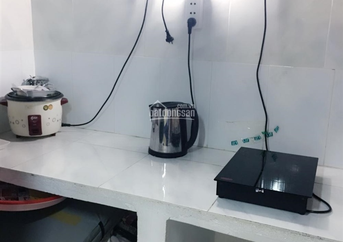 Cho thuê căn hộ thuộc lô F chung cư Ngô Gia Tự (chung cư cũ)