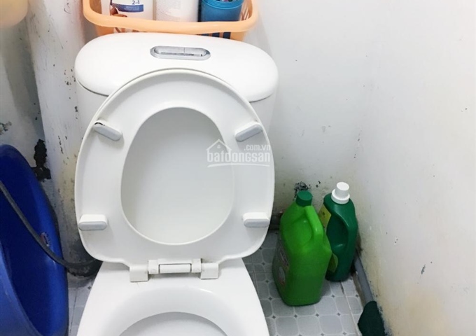 Cho thuê căn hộ thuộc lô F chung cư Ngô Gia Tự (chung cư cũ)