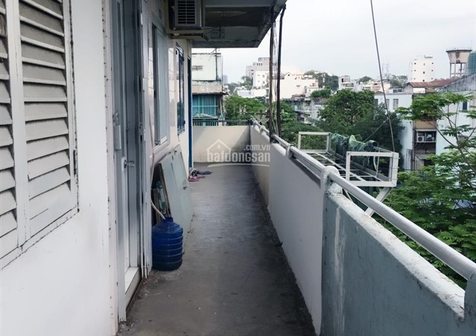 Cho thuê căn hộ thuộc lô F chung cư Ngô Gia Tự (chung cư cũ)