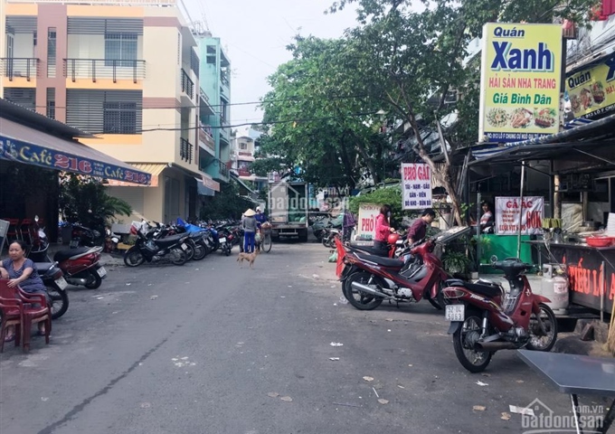 Cho thuê căn hộ thuộc lô F chung cư Ngô Gia Tự (chung cư cũ)