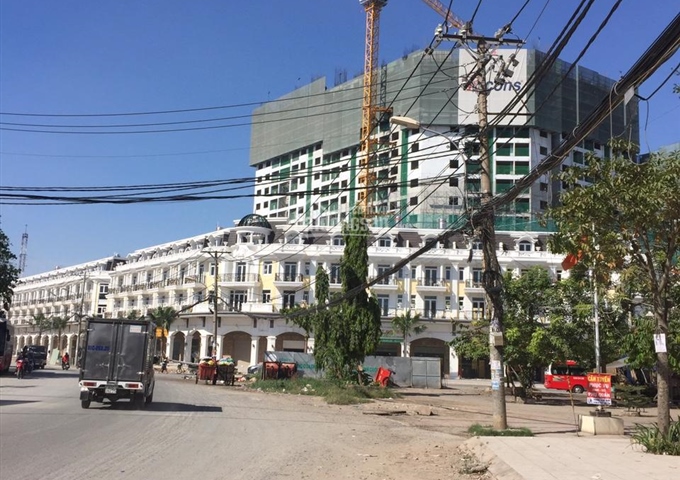Cho thuê nguyên căn mặt tiền Tạ Quang Bửu Quận 8 căn góc 7 x 16,5 xây 1 trệt 1 lững 3 lầu mới 100%