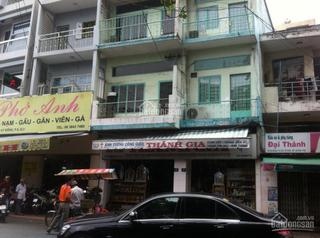 Bán nhà MT 108-110 Tôn Thất Tùng, P. Bến Thành, Quận 1. DT: 8m x 25m, căn 108 1 lầu, căn 110 4 lầu.