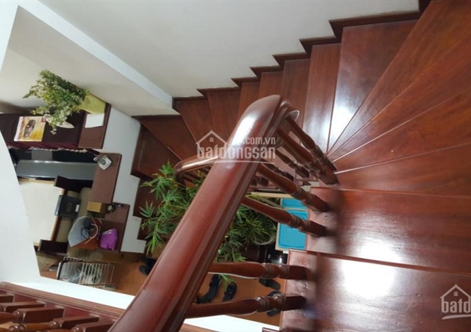 Bán nhà riêng 5 tầng, mặt ngõ 40 Tạ Quang Bửu, gần trường tiểu học Lê Văn Tám