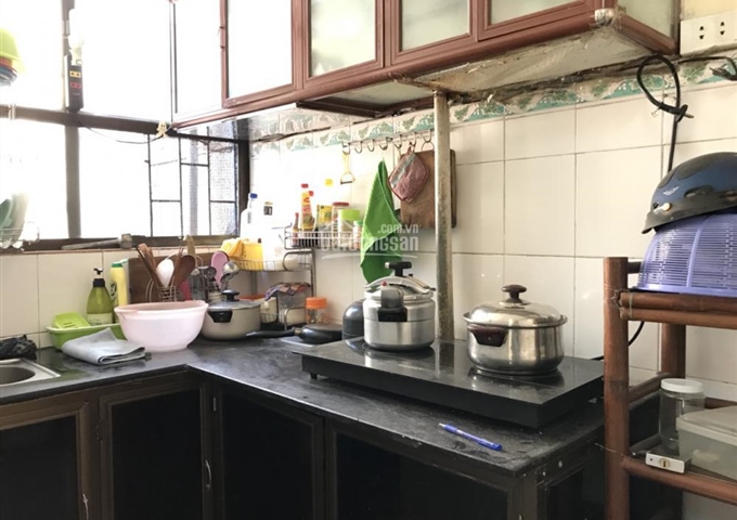 Bán nhà tập thể ngõ 2 Phương Mai, Đống Đa, 45m2 sử dụng 1,110 tỷ