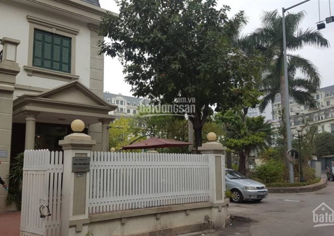 Cho thuê BT Mỹ Đình Sông Đà, BT TT4, lô góc, 3 mặt thoáng, 180m2, hướng ĐN, view vườn hoa cực đẹp