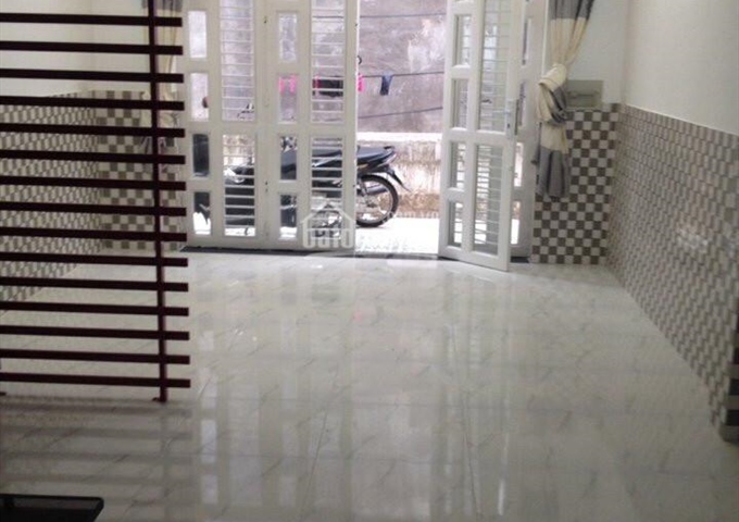 Hàng hot kẹt tiền bán rẻ nhà sổ hồng riêng, Huỳnh Tấn Phát, Nhà Bè, DT 4x10m. Giá 1,45 tỷ