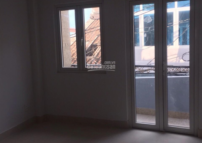 Nhà hẻm 4m 77 Dương Tử Giang, P15, Q5 ngay chợ Tân Thành phụ tùng xe máy