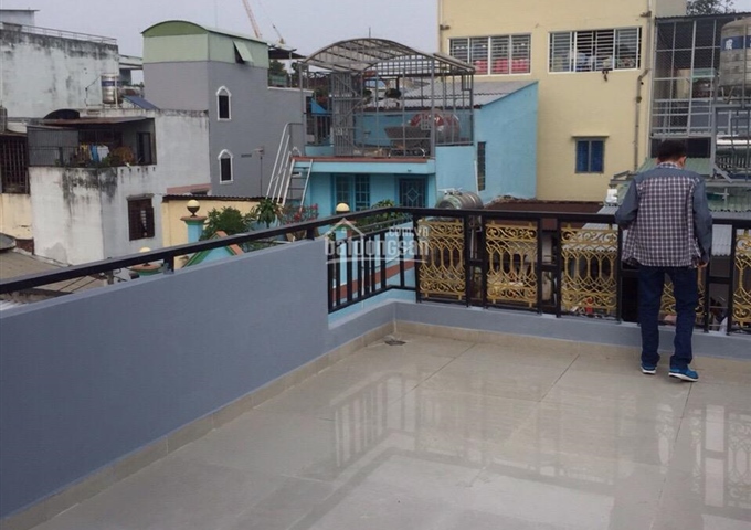 Nhà hẻm 4m 77 Dương Tử Giang, P15, Q5 ngay chợ Tân Thành phụ tùng xe máy