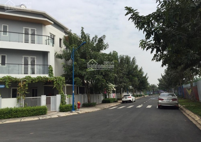 Bán căn nhà góc hai mặt tiền khu Mega Vilage Khang Điền, Q9