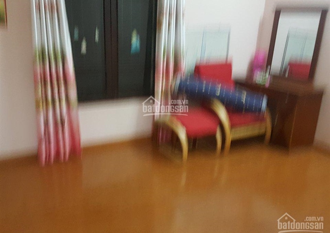 Cho thuê căn hộ tập thể tầng 3 phố Phan Kế Bính DT 85m2, 3PN (8,5 triệu/tháng)