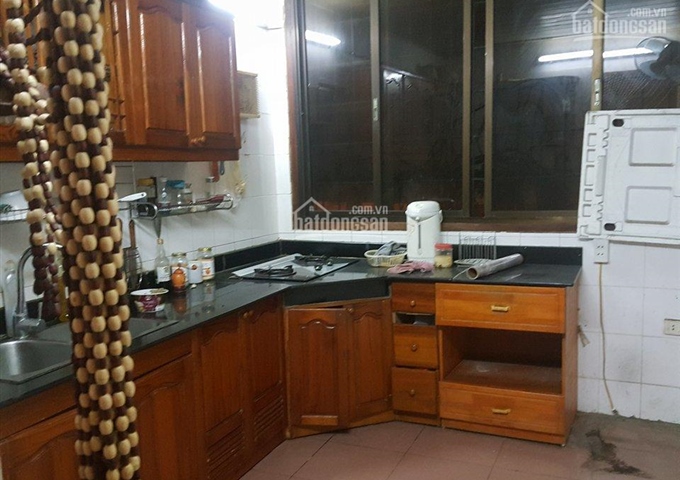 Cho thuê căn hộ tập thể tầng 3 phố Phan Kế Bính DT 85m2, 3PN (8,5 triệu/tháng)