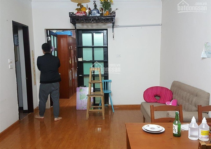 Cho thuê căn hộ tập thể tầng 3 phố Phan Kế Bính DT 85m2, 3PN (8,5 triệu/tháng)