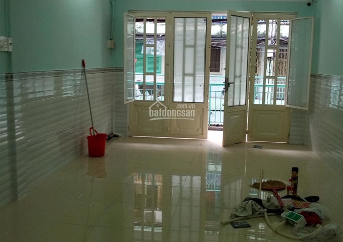 Bán căn hộ lầu 1, C/C Nguyễn Thiện Thuật, P1, Q3, TP. HCM