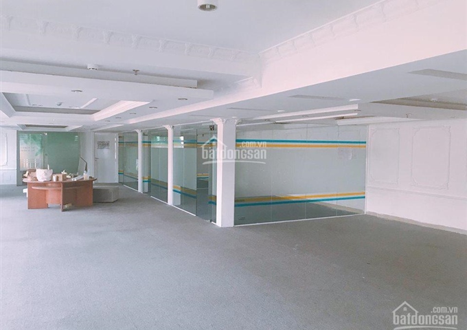 Bán nhà nguyên căn mặt tiền số 7 đường Cộng Hòa, quận Tân Bình, ngay Lăng Cha Cả