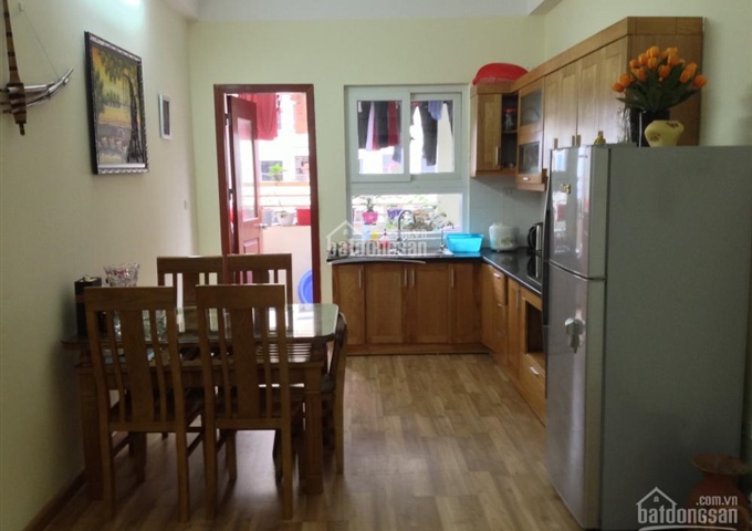 Cần bán căn hộ tập thể C6 Vũ Ngọc Phan, 100m2, 3PN, 2 vệ sinh