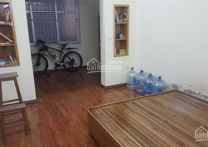 Cho thuê căn hộ tập thể 957 Hồng Hà