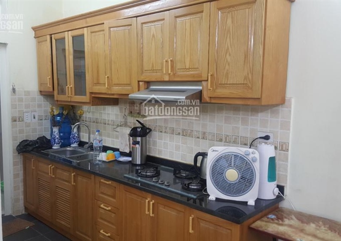 Cho thuê căn hộ tập thể 957 Hồng Hà