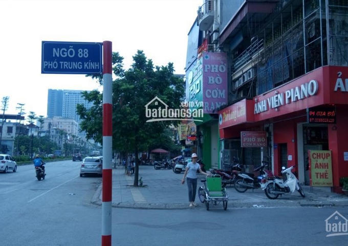 Cho thuê văn phòng mặt phố 94 Trung Kính lớn, Cầu Giấy, Hà Nội. DT 80m2, MT 5.5m.