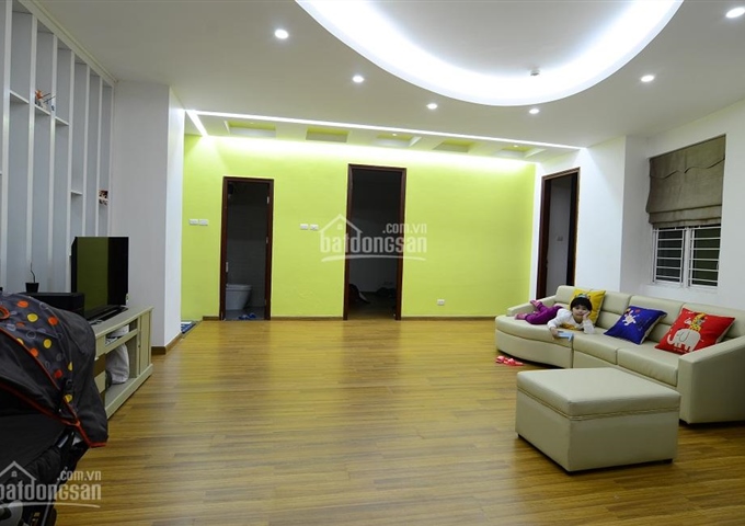 Chính chủ bán căn hộ 107 Nguyễn Chí Thanh, 3PN, 2WC, 1 bếp, 1 PK, 2 logia. DT 115m2